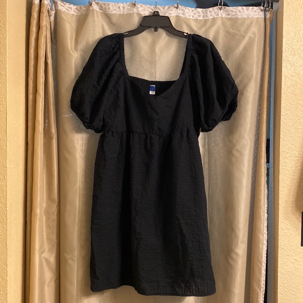 Old Navy flutter sleeve fit and flare dress, size L